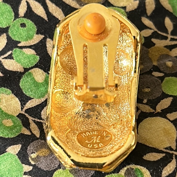 VINTAGE Monet Clip on Earrings BLACK Enamel/Crystal/Goldtone EUC - Picture 5 of 10